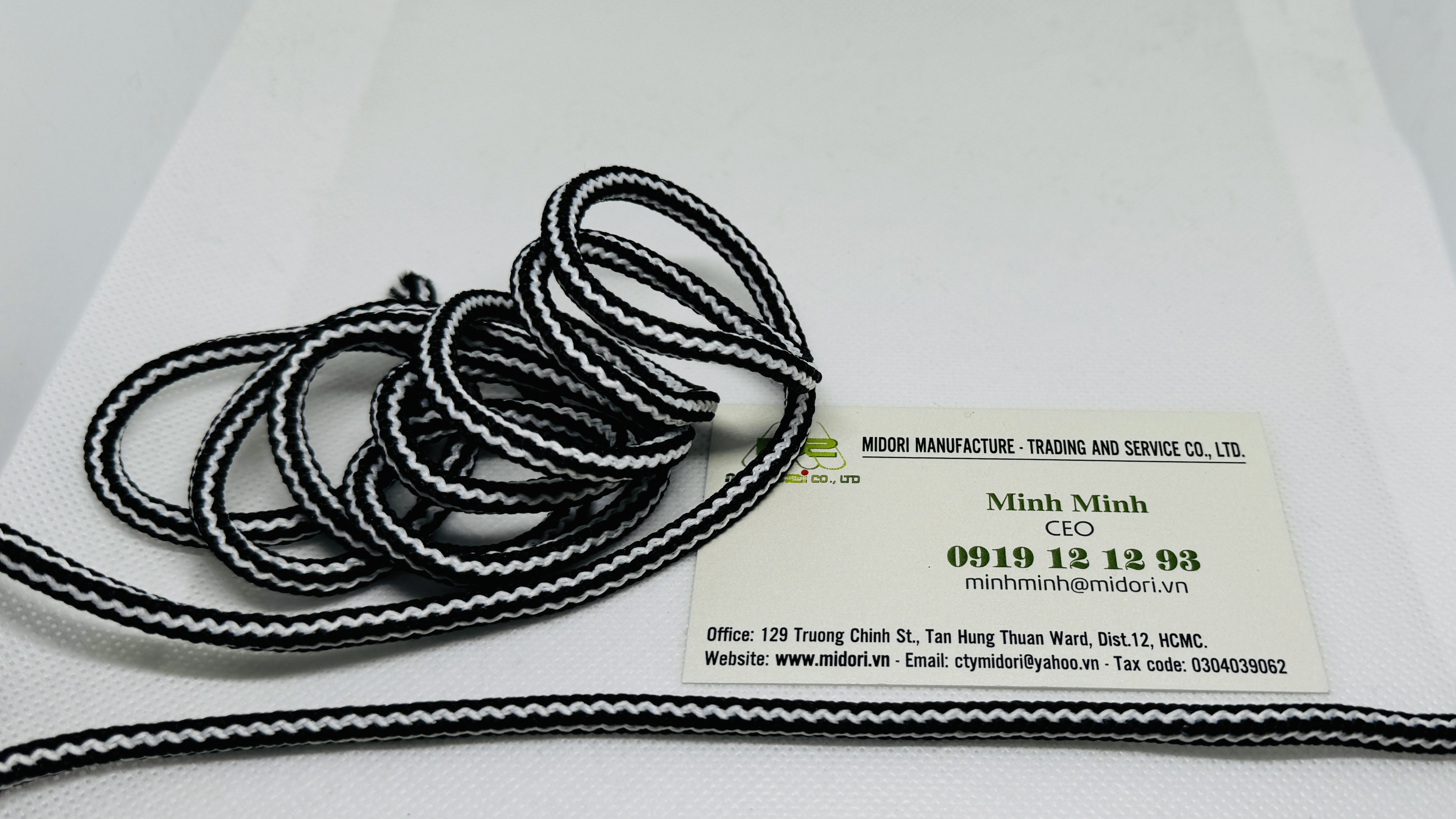 Dây dù dẹp, dây dù óng, dây tròn máy lắc 2 màu sọc thẳng trắng đen