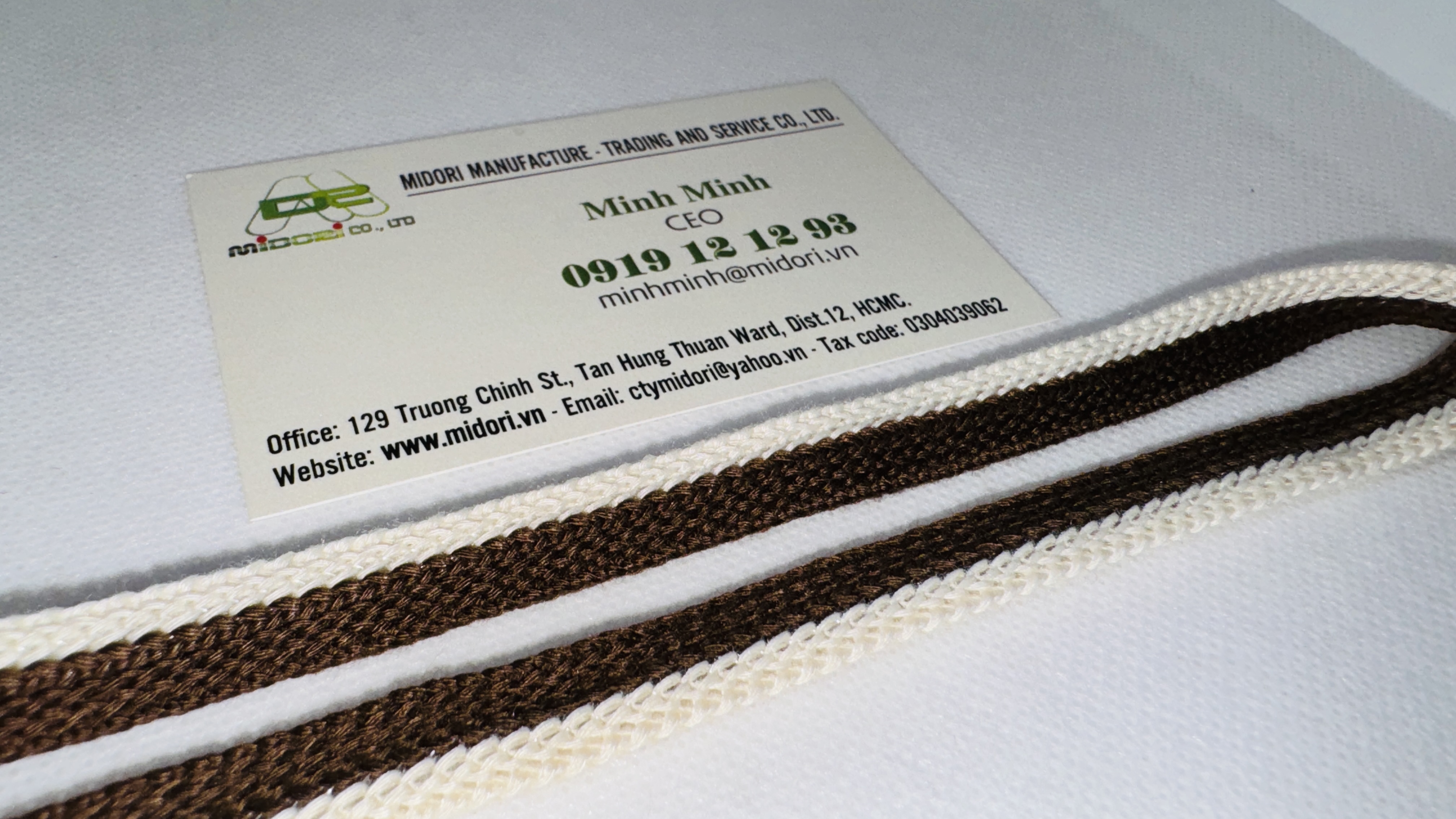  gia công dây dù, dây se, dây bẹn, dây dù, dây máy lắc đi 2 màu sọc thẳng